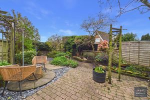 Photo 25- click for photo gallery